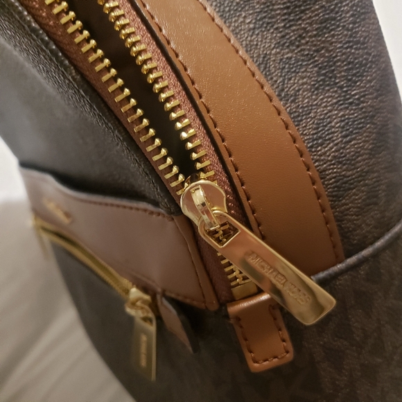 NEW MICHAEL KORS KENLY MEDIUM BACKPACK BROWN SIGNATURE COLOR - Picture 7 of 14